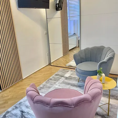 Topel Dom V Srediscu Mesta Apartamento